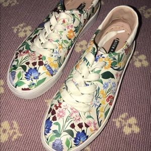 Alice and Olivia sneakers